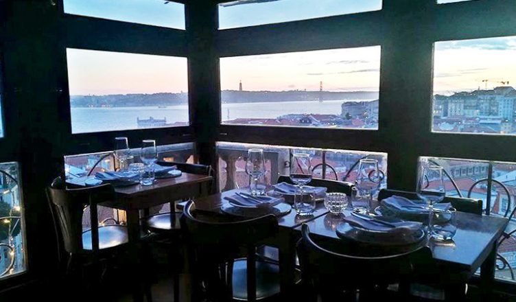 chapito à mesa jar em grupos diferentes lisboa
